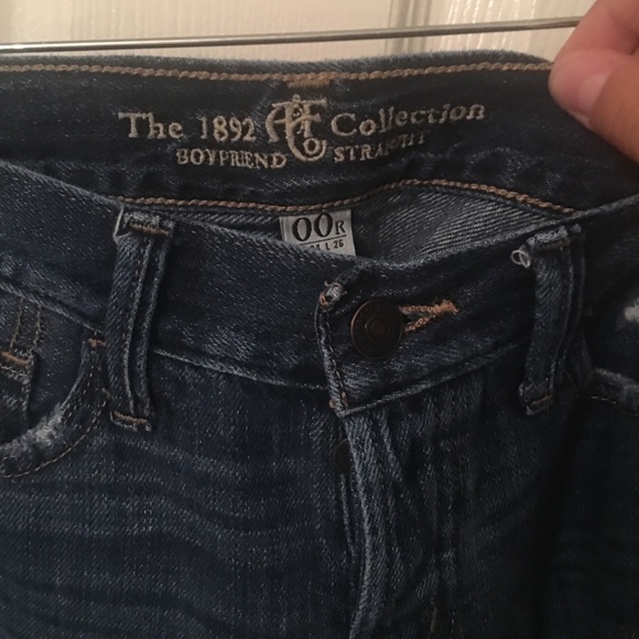 dark wash high waisted jeans - Picture 3 of 4